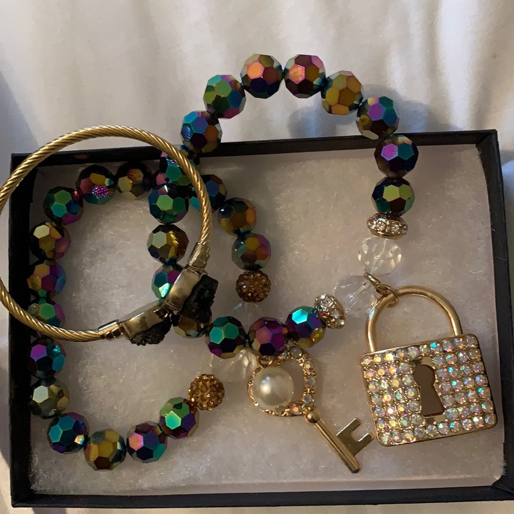 Bracelet